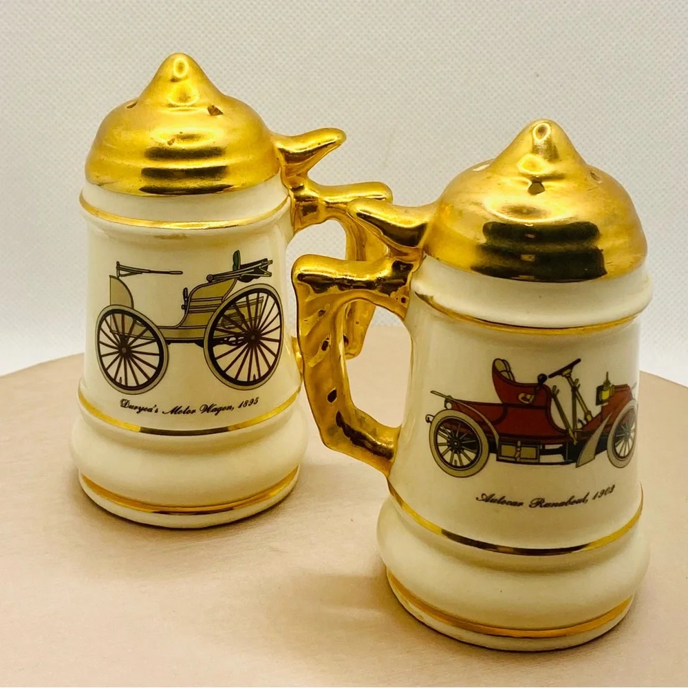 EUC Vintage Henry Ford Museum Car Salt & Pepper Shakers